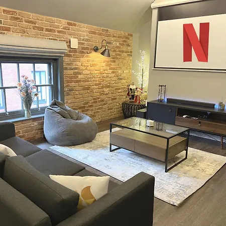 Luxury 2 Bed Penthouse - 4k Projector - Snug - En Apartament