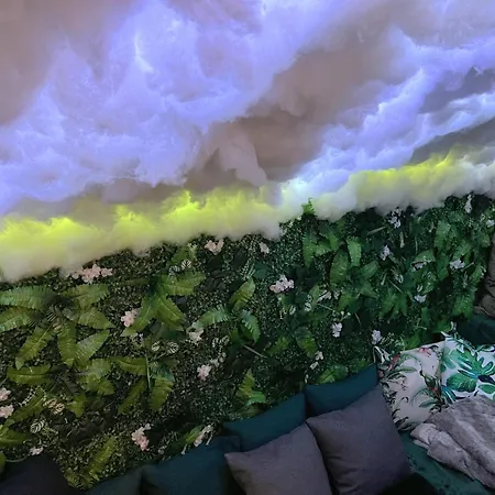 Luxury 2 Bed Penthouse - 4k Projector - Snug - En Apartament *